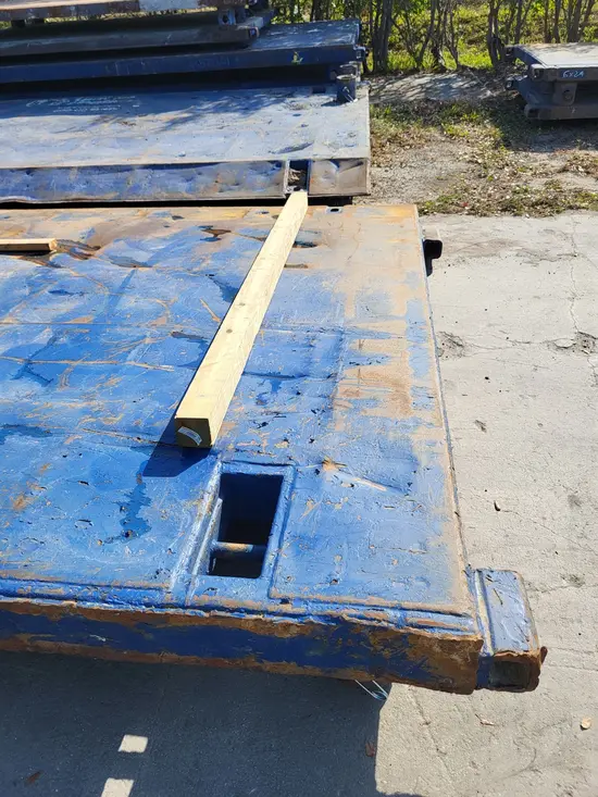 2013 GME Shields UR6M1020 Trench Box / Shield