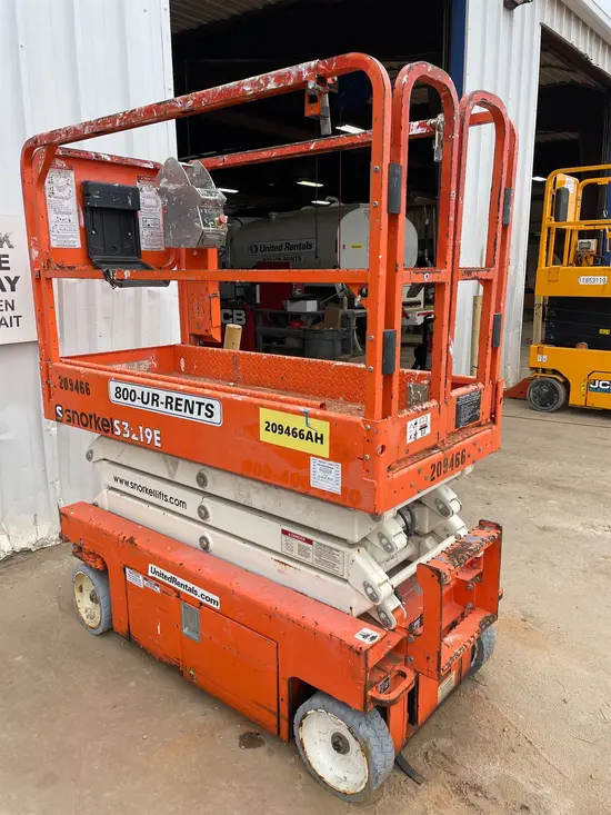 2018 Snorkel S3219E Scissor Lift