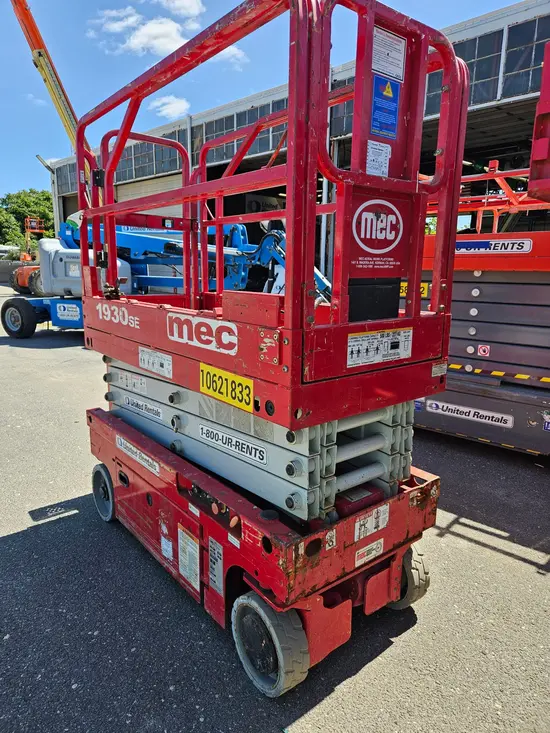 2017 MEC 1930SE Scissor Lift