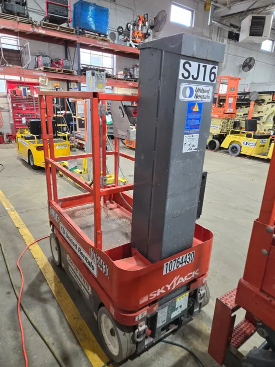 2018 Skyjack SJ16 Self-Propelled One-Person Lift