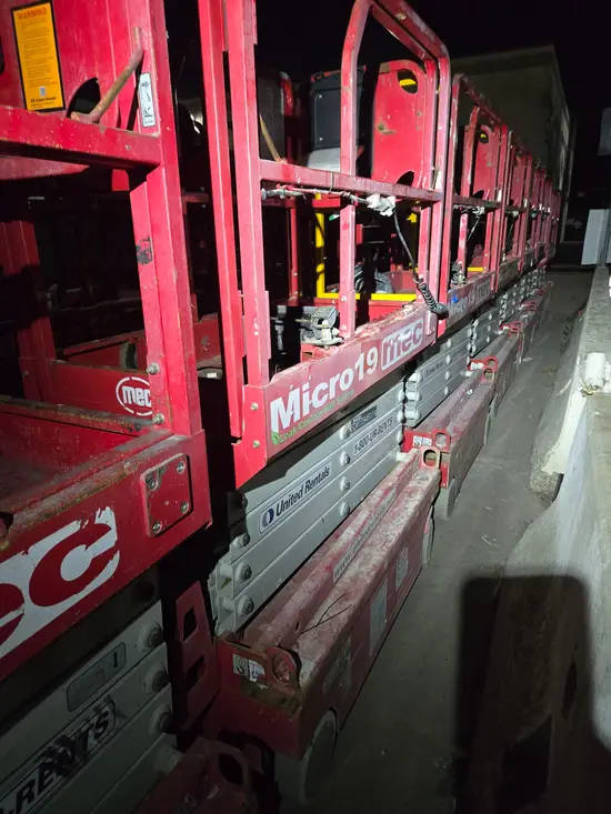 2019 MEC MICRO 19 Scissor Lift