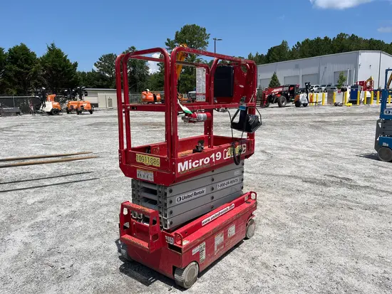 2019 MEC MICRO 19 Scissor Lift