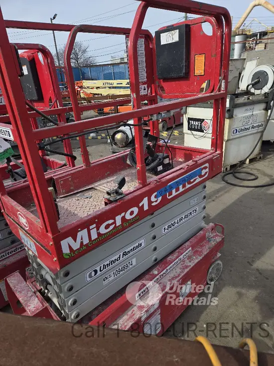 2019 MEC MICRO 19 Scissor Lift