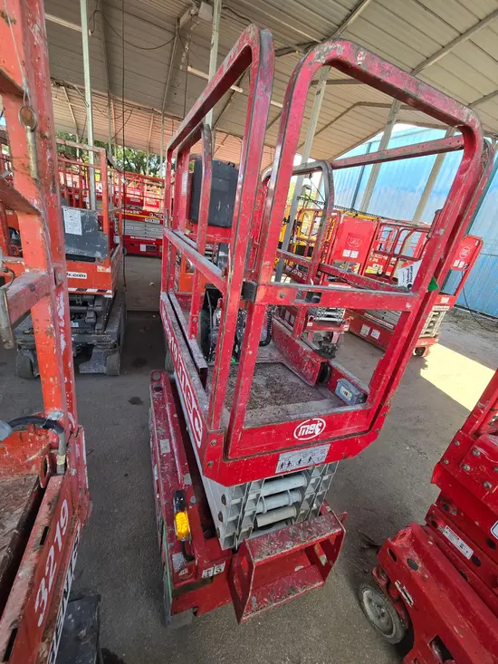 2018 MEC MICRO 19 Scissor Lift