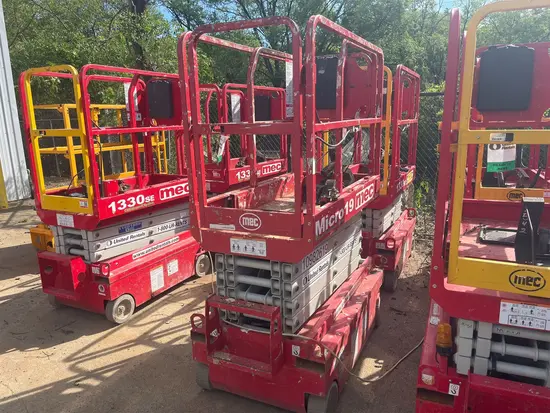 2019 MEC MICRO 19 Scissor Lift