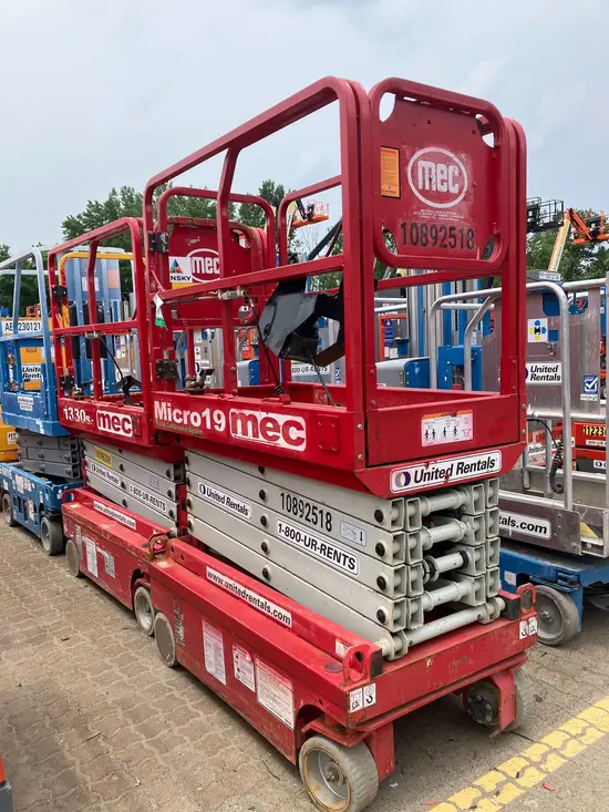 2019 MEC MICRO 19 Scissor Lift