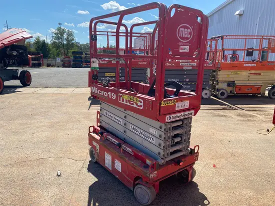 2019 MEC MICRO 19 Scissor Lift