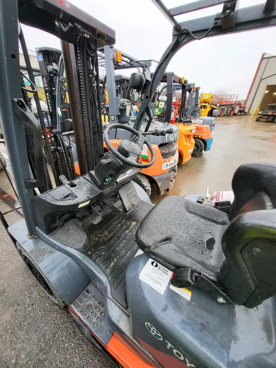 2017 Toyota 8FGU25 Warehouse Forklift