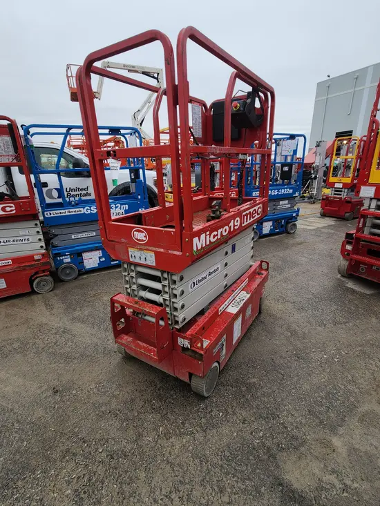 2019 MEC MICRO 19 Scissor Lift