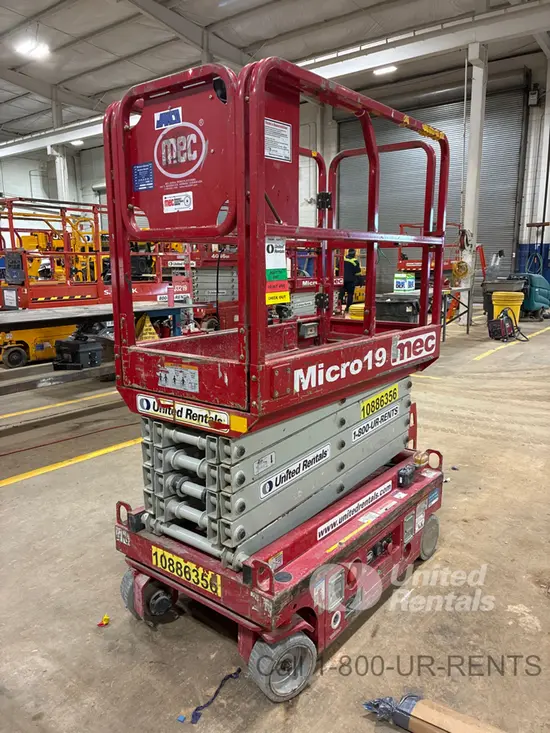 2019 MEC MICRO 19 Scissor Lift