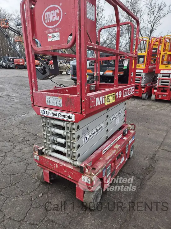 2018 MEC MICRO 19 Scissor Lift