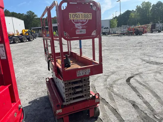 2019 MEC MICRO 19 Scissor Lift