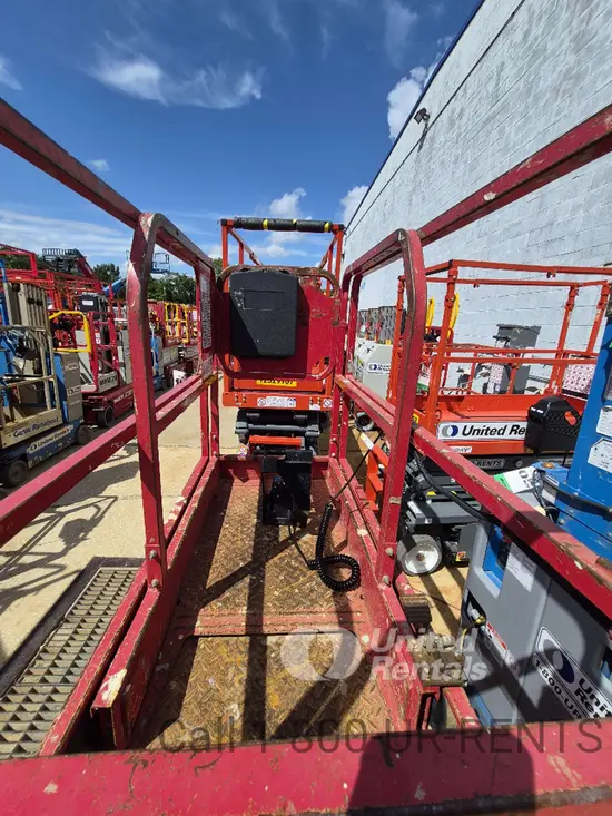 2018 MEC MICRO 19 Scissor Lift