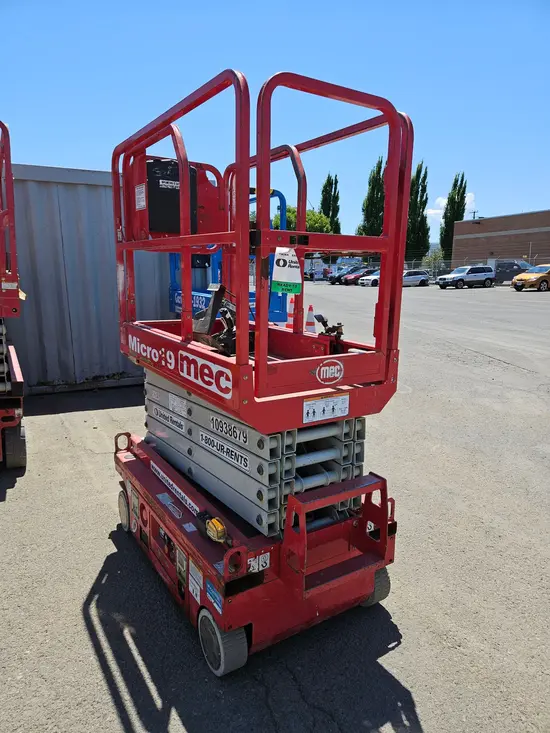 2019 MEC MICRO 19 Scissor Lift