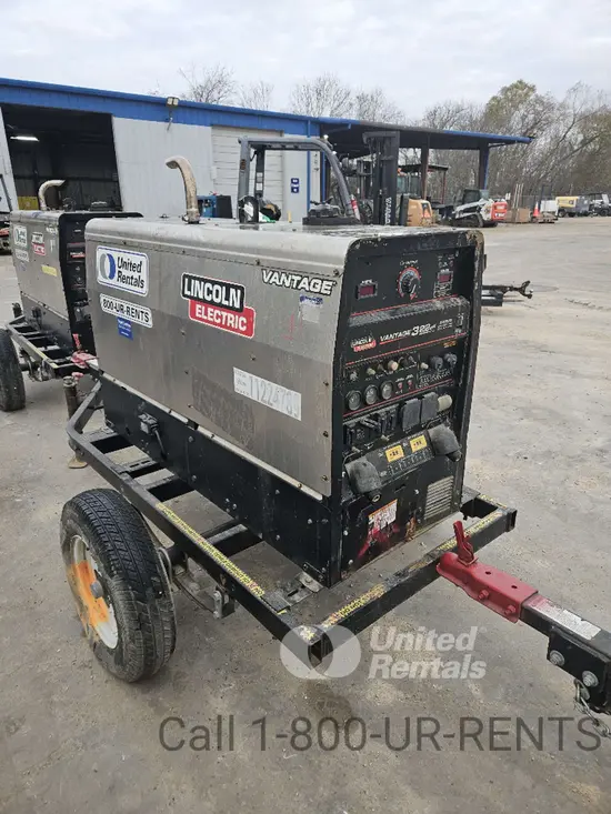 2021 Lincoln Electric VANTAGE 322 Welder