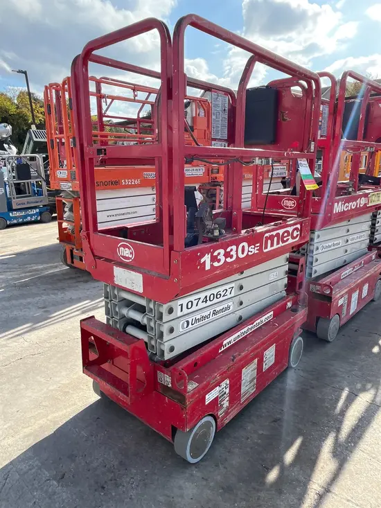 2018 MEC 1330SE Scissor Lift