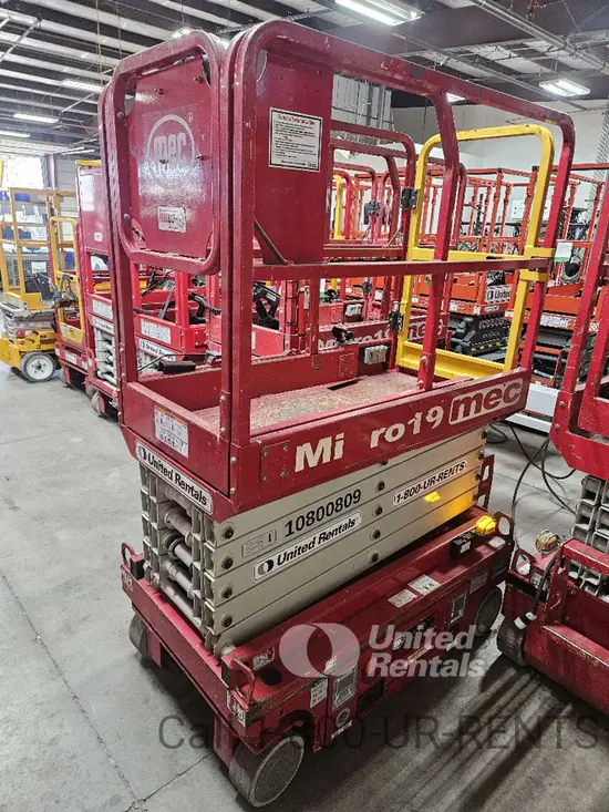 2018 MEC MICRO 19 Scissor Lift