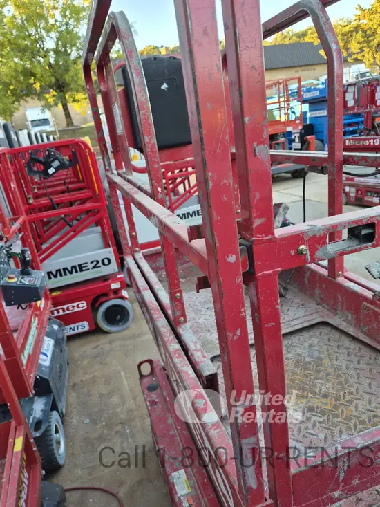 2019 MEC MICRO 19 Scissor Lift