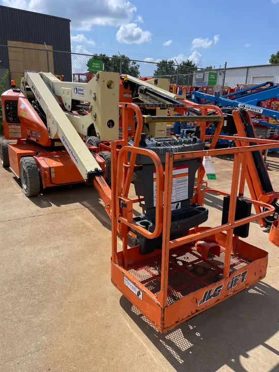 2017 JLG E400AN Articulating Boom Lift