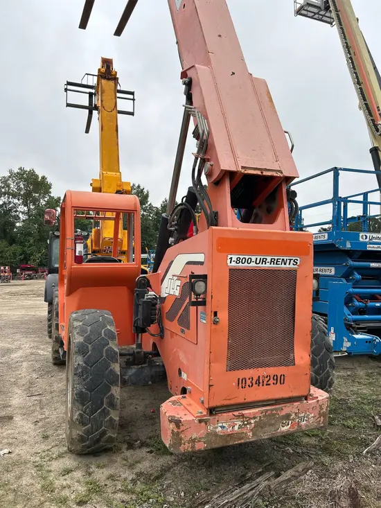 2015 SKYTRAK 6042 Forklift