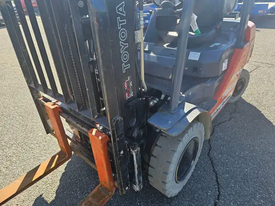 2019 Toyota 8FGU25 Warehouse Forklift