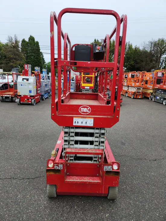 2018 MEC MICRO 19 Scissor Lift