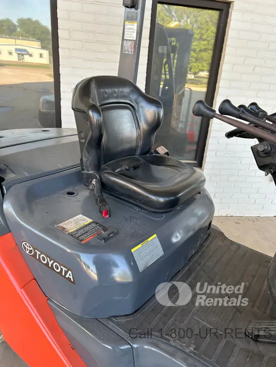 2018 Toyota 8FDU25 Warehouse Forklift