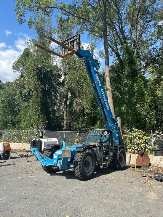 2017 Genie GTH-1056 Forklift