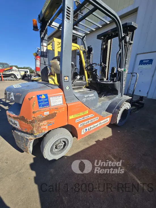 2019 Toyota 8FDU25 Warehouse Forklift