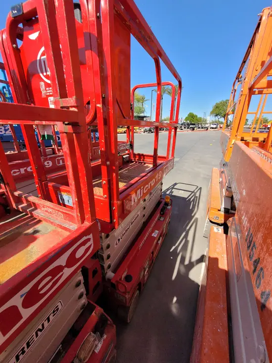 2018 MEC MICRO 19 Scissor Lift