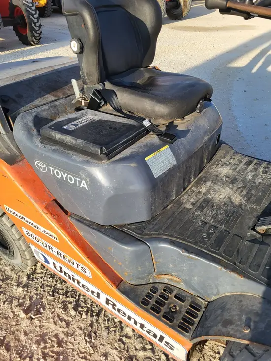 2019 Toyota 8FDU30 Warehouse Forklift