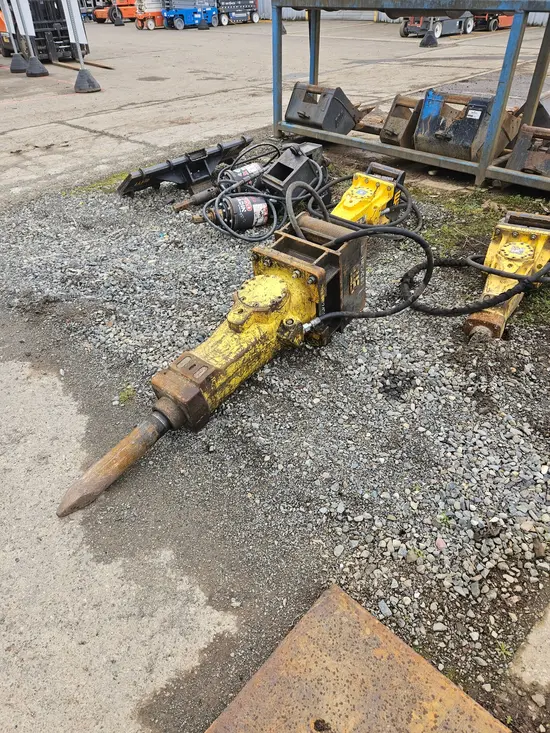 2017 Atlas Copco SB 452 Attachment