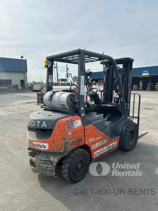 2018 Toyota 8FGU25 Warehouse Forklift