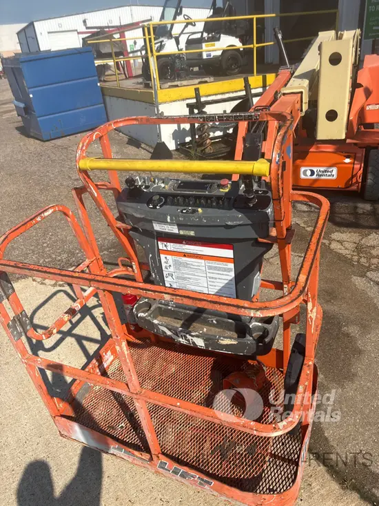 2018 JLG E400AJPN Articulating Boom Lift