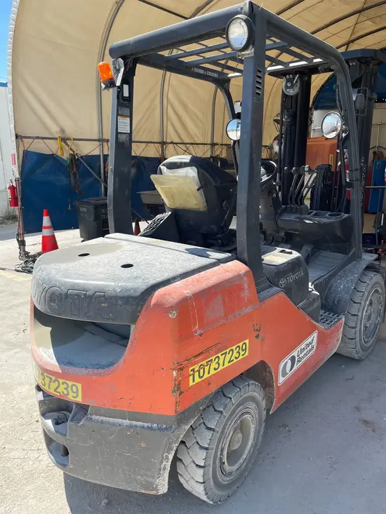 2018 Toyota 8FDU30 Warehouse Forklift