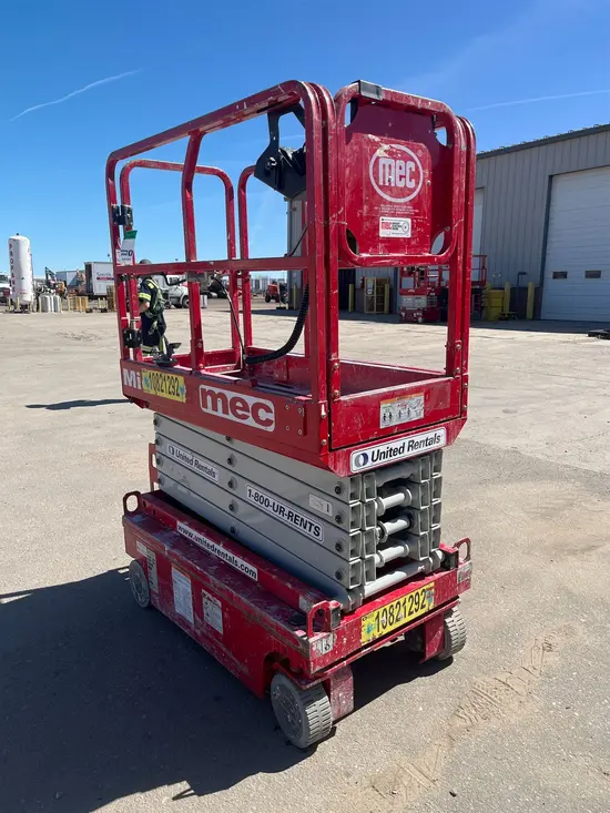 2018 MEC MICRO 19 Scissor Lift