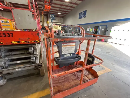 2012 JLG E400AJPN Articulating Boom Lift