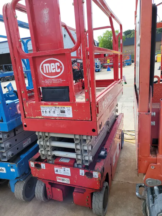 2017 MEC 1930SE Scissor Lift