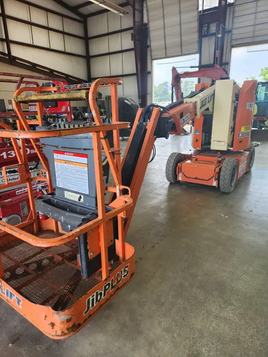 2017 JLG E300AJP Articulating Boom Lift