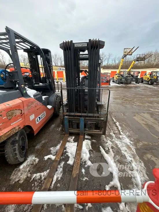 2018 Toyota 8FGU30 Warehouse Forklift