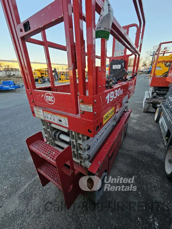 2017 MEC 1930SE Scissor Lift