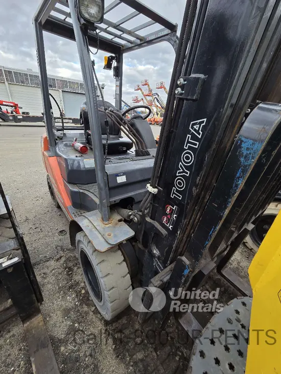2019 Toyota 8FGU25 Warehouse Forklift