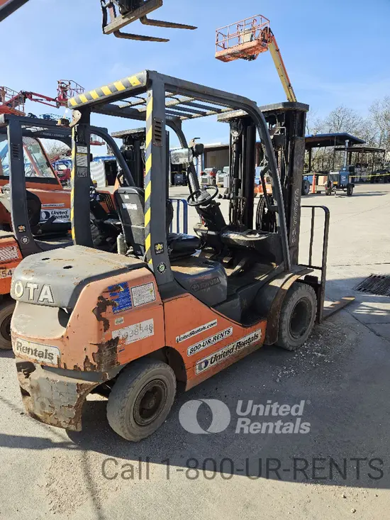 2019 Toyota 8FDU25 Warehouse Forklift
