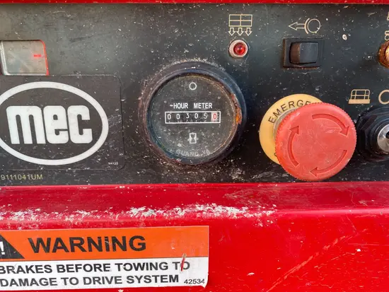 2017 MEC MICRO 19 Scissor Lift