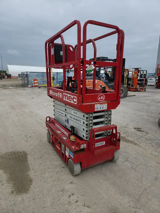 2018 MEC MICRO 19 Scissor Lift