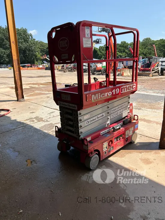 2019 MEC MICRO 19 Scissor Lift