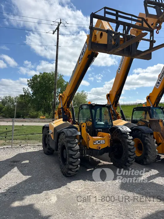 2017 SKYTRAK 8042 Forklift