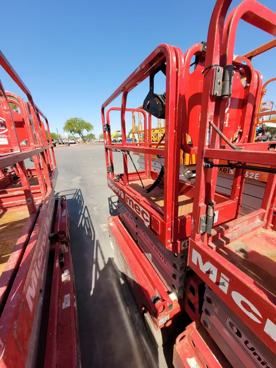 2018 MEC MICRO 19 Scissor Lift