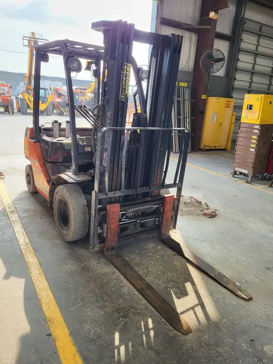 2019 Toyota 8FDU25 Warehouse Forklift