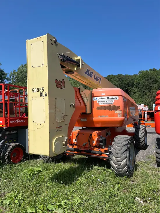 2017 JLG 800AJ Articulating Boom Lift
